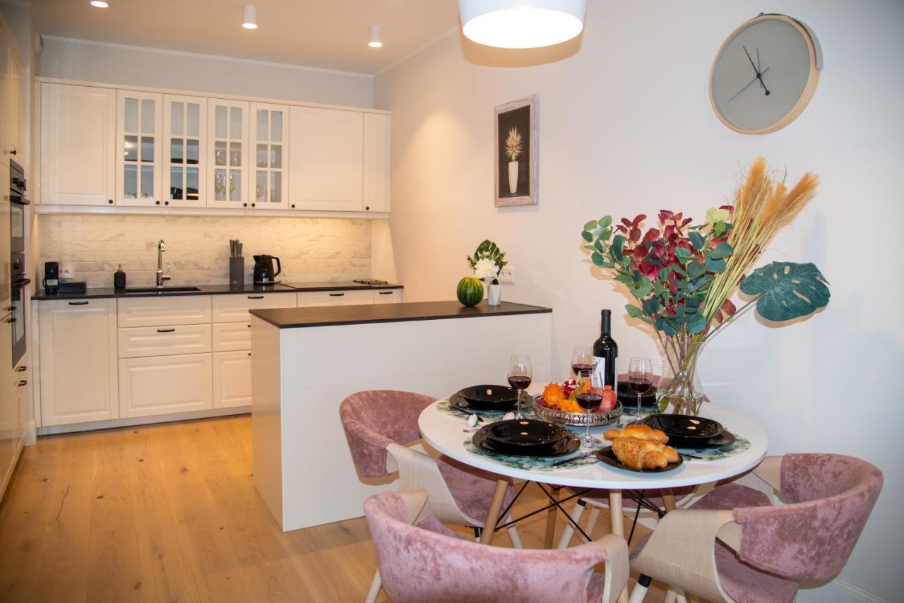 Maya'S Flats & Resorts - River View Gdansk Bagian luar foto