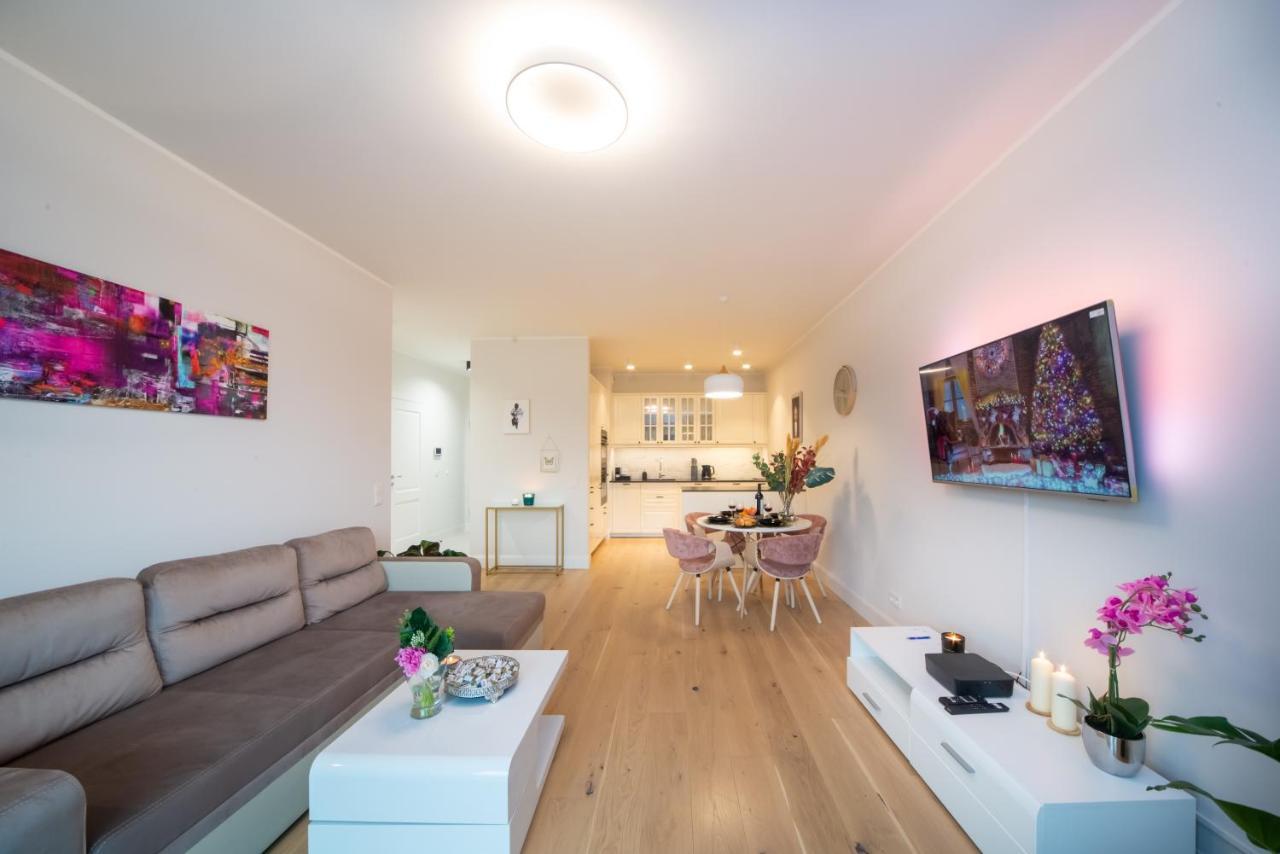 Maya'S Flats & Resorts - River View Gdansk Bagian luar foto